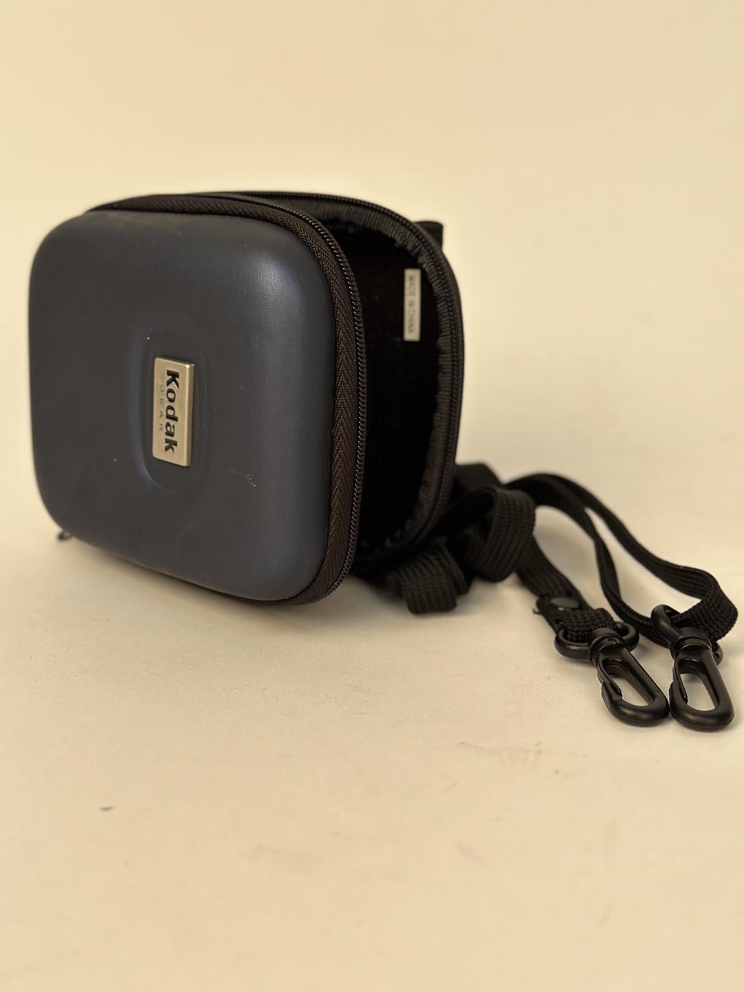 KODAK MID SIZE HARDSHELL CAMERA CASE